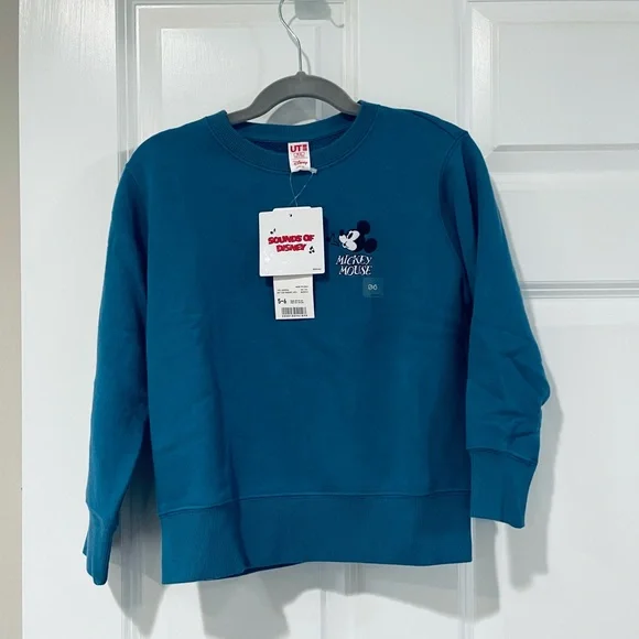 sweater uniqlo mickey